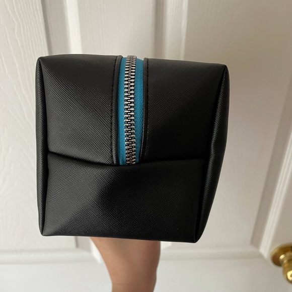 RAE DUNN “Let’s Go” Makeup/Toiletries Bag - Picture 6 of 7